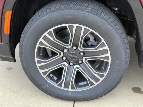 More photos of 2025 Jeep Wagoneer at Champion Chrysler Dodge Jeep Ram, MS