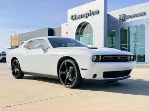 White 2019 Dodge Challenger SXT for sale in Gulfport, MS