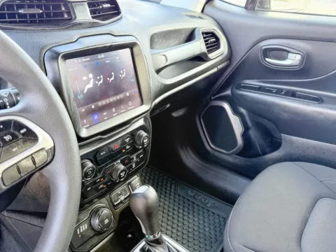 More photos of 2023 Jeep Renegade Limited at Champion Chrysler Dodge Jeep Ram, MS