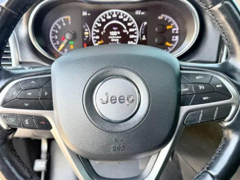 Photos of 2021 Jeep Grand Cherokee Limited for sale in Gulfport, MS at Champion Chrysler Dodge Jeep Ram