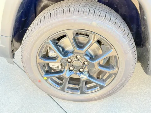 More photos of 2026 Jeep Compass Latitude Altitude at Champion Chrysler Dodge Jeep Ram, MS