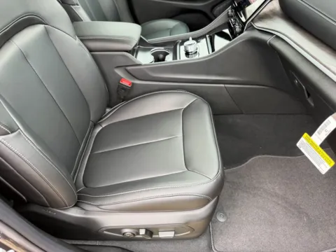 More photos of 2025 Jeep Grand Cherokee Limited at Champion Chrysler Dodge Jeep Ram, MS