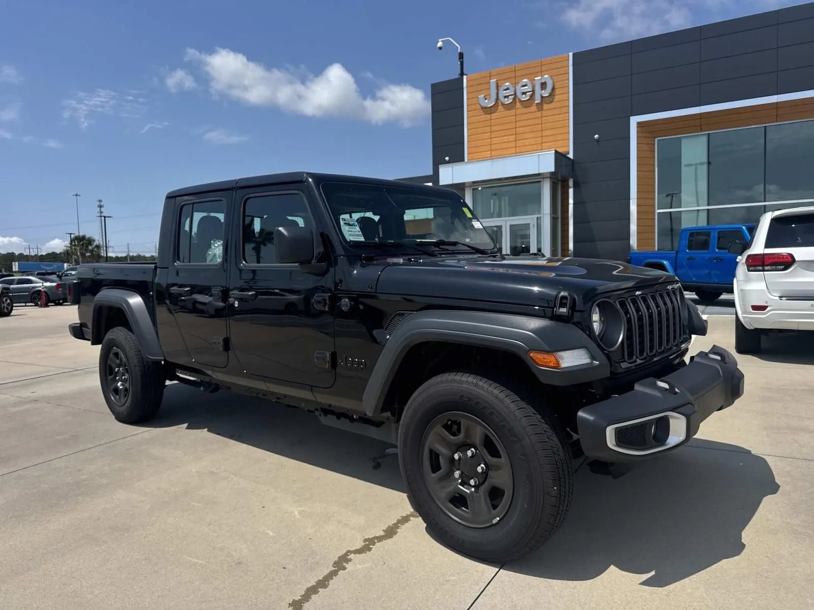 2026 Jeep Gladiator Sport Auto's photo