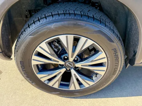 More photos of 2023 Nissan Rogue SV at Champion Chrysler Dodge Jeep Ram, MS