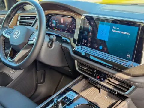 More photos of 2025 Volkswagen Atlas 2.0T SE w/Technology at Champion Chrysler Dodge Jeep Ram, MS