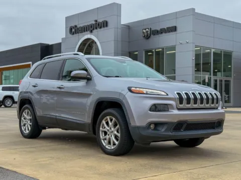 Silver 2017 Jeep Cherokee Latitude for sale in Gulfport, MS