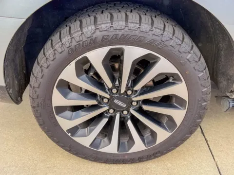 More photos of 2022 Lincoln Navigator Reserve at Champion Chrysler Dodge Jeep Ram, MS