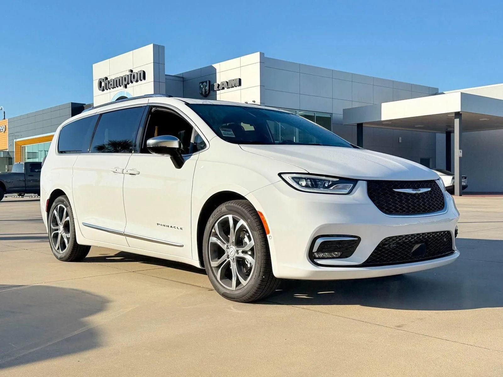 2026 Chrysler Pacifica Pinnacle's photo
