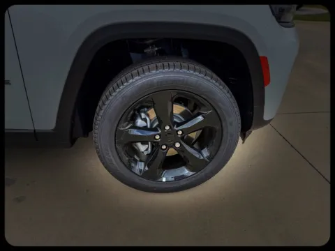 Photos of 2026 Jeep Grand Cherokee Limited for sale in Gulfport, MS at Champion Chrysler Dodge Jeep Ram