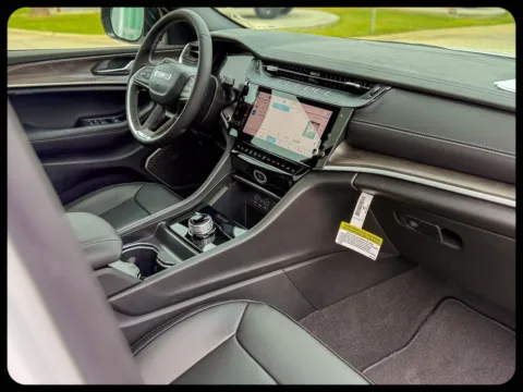 Another view of 2026 Jeep Grand Cherokee Limited for sale in Gulfport, MS at Champion Chrysler Dodge Jeep Ram