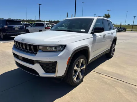 Another view of 2026 Jeep Grand Cherokee Limited for sale in Gulfport, MS at Champion Chrysler Dodge Jeep Ram