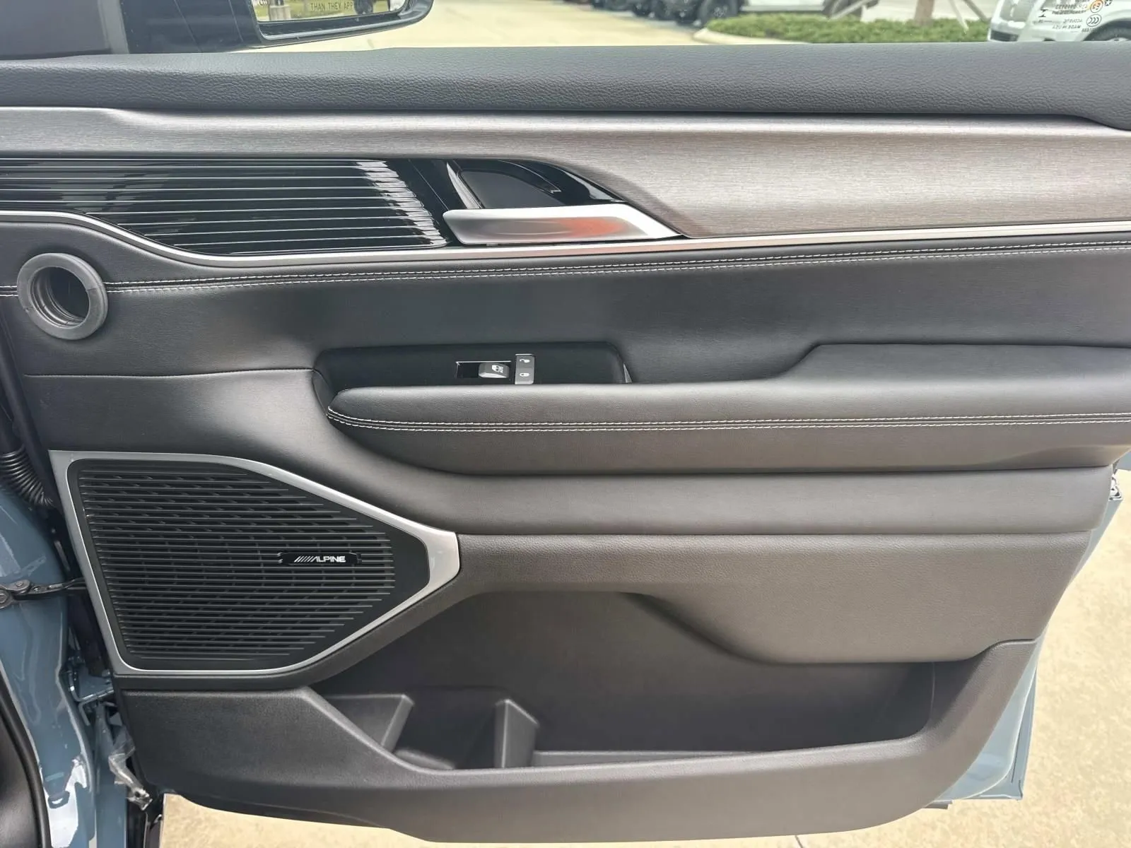 2026 Jeep Grand Wagoneer Upland - Photo 15