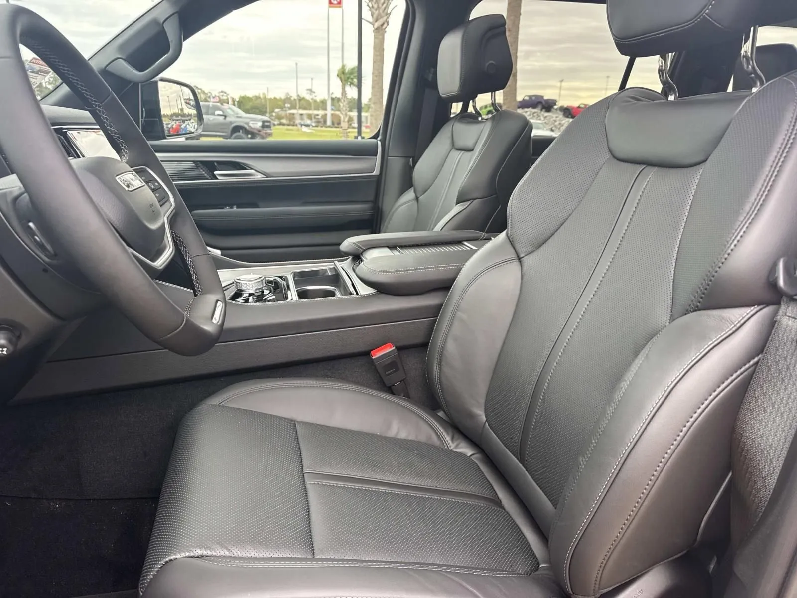 2026 Jeep Grand Wagoneer Upland - Photo 16