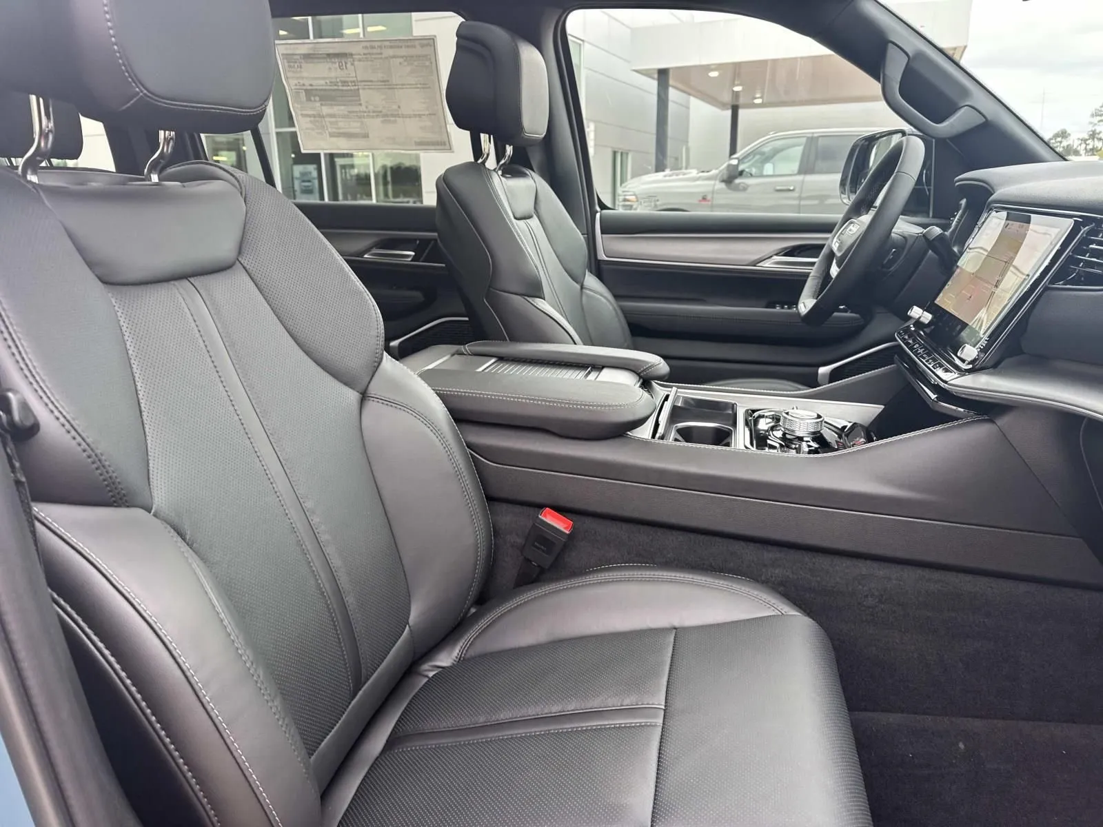 2026 Jeep Grand Wagoneer Upland - Photo 13