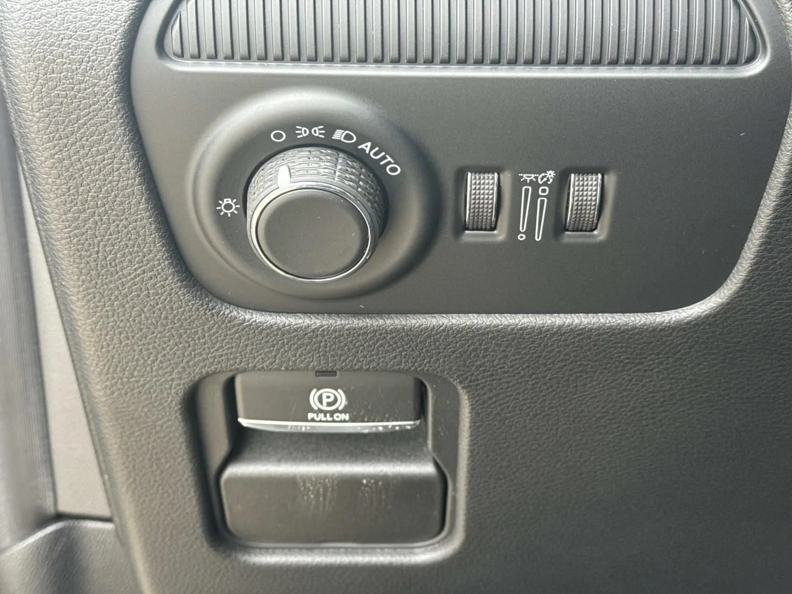 2026 Jeep Grand Wagoneer Upland - Photo 20