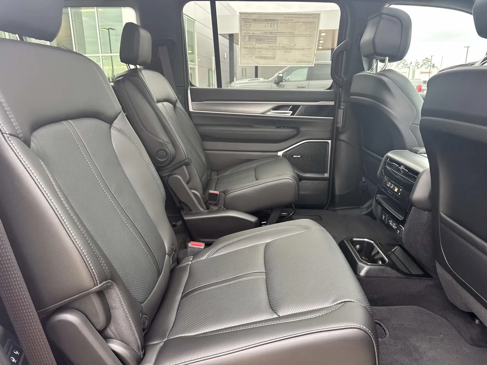 2026 Jeep Grand Wagoneer Upland - Photo 10