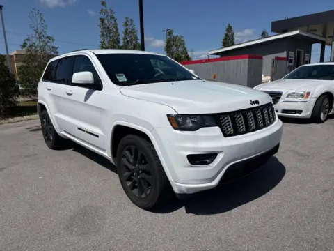 White 2017 Jeep Grand Cherokee Altitude for sale in Gulfport, MS