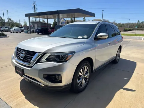 Another view of 2020 Nissan Pathfinder SL for sale in Gulfport, MS at Champion Chrysler Dodge Jeep Ram