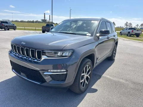 Another view of 2024 Jeep Grand Cherokee Limited for sale in Gulfport, MS at Champion Chrysler Dodge Jeep Ram