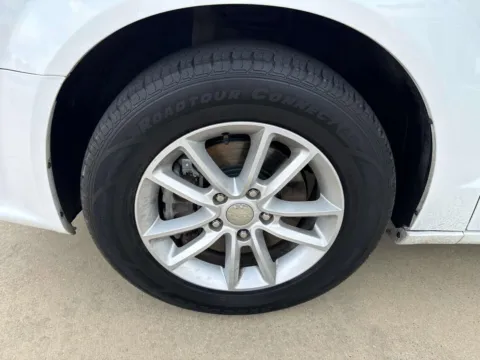 More photos of 2019 Dodge Grand Caravan SXT at Champion Chrysler Dodge Jeep Ram, MS