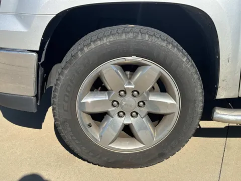 More photos of 2012 GMC Sierra 1500 SLE at Champion Chrysler Dodge Jeep Ram, MS