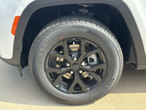 More photos of 2026 Jeep Grand Cherokee Laredo Altitude at Champion Chrysler Dodge Jeep Ram, MS