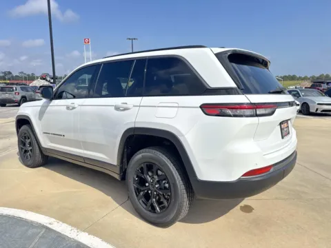 More photos of 2026 Jeep Grand Cherokee Laredo Altitude at Champion Chrysler Dodge Jeep Ram, MS