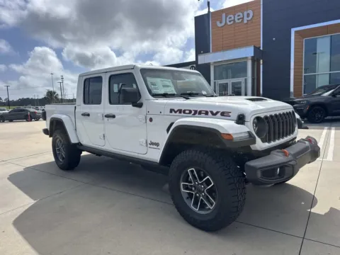 White 2026 Jeep Gladiator Mojave for sale in Gulfport, MS