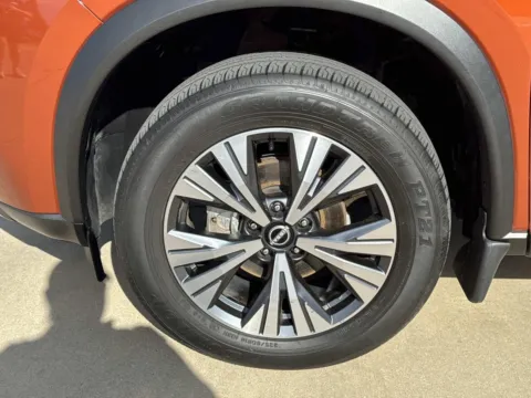 More photos of 2022 Nissan Rogue SL at Champion Chrysler Dodge Jeep Ram, MS