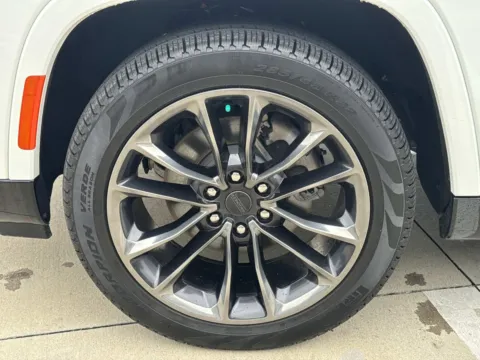 More photos of 2025 Jeep Grand Wagoneer Series III Obsidian at Champion Chrysler Dodge Jeep Ram, MS