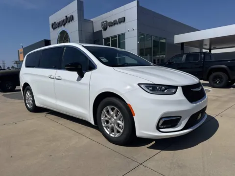 White 2026 Chrysler Pacifica Select for sale in Gulfport, MS
