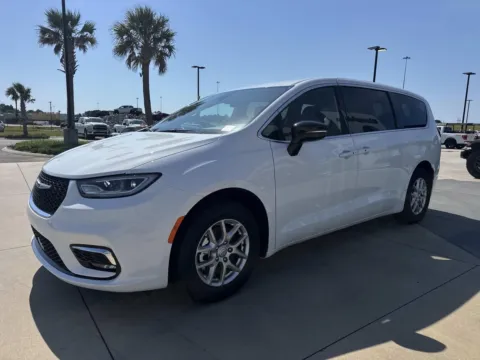 Another view of 2026 Chrysler Pacifica Select for sale in Gulfport, MS at Champion Chrysler Dodge Jeep Ram