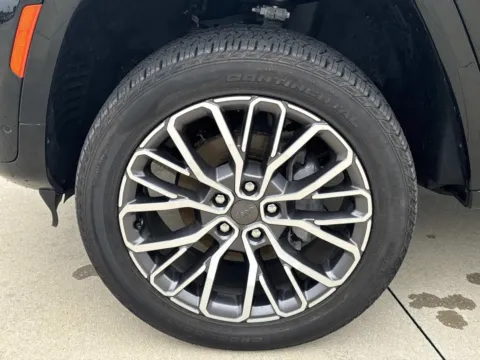 More photos of 2026 Jeep Grand Cherokee Summit at Champion Chrysler Dodge Jeep Ram, MS