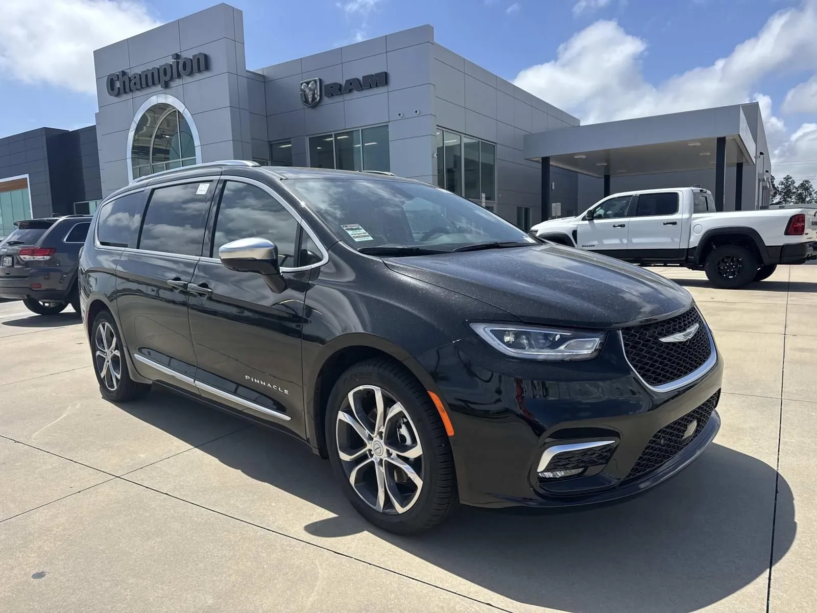 Black 2026 Chrysler Pacifica Pinnacle for sale in Gulfport, MS