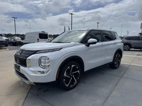 Another view of 2023 Mitsubishi Outlander SE for sale in Gulfport, MS at Champion Chrysler Dodge Jeep Ram