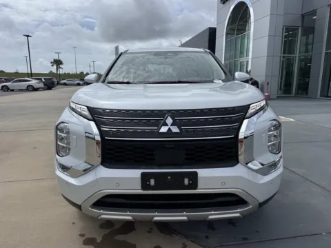 Photos of 2023 Mitsubishi Outlander SE for sale in Gulfport, MS at Champion Chrysler Dodge Jeep Ram