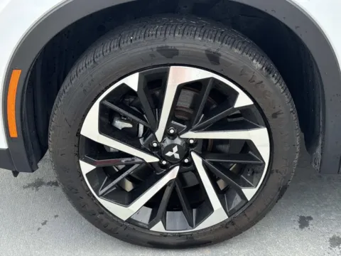 More photos of 2023 Mitsubishi Outlander SE at Champion Chrysler Dodge Jeep Ram, MS