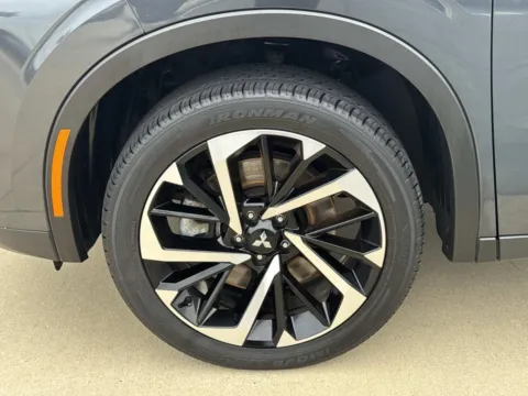 More photos of 2024 Mitsubishi Outlander SE at Champion Chrysler Dodge Jeep Ram, MS