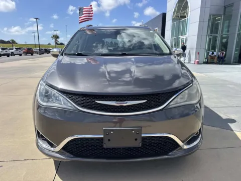 Photos of 2020 Chrysler Pacifica Limited for sale in Gulfport, MS at Champion Chrysler Dodge Jeep Ram