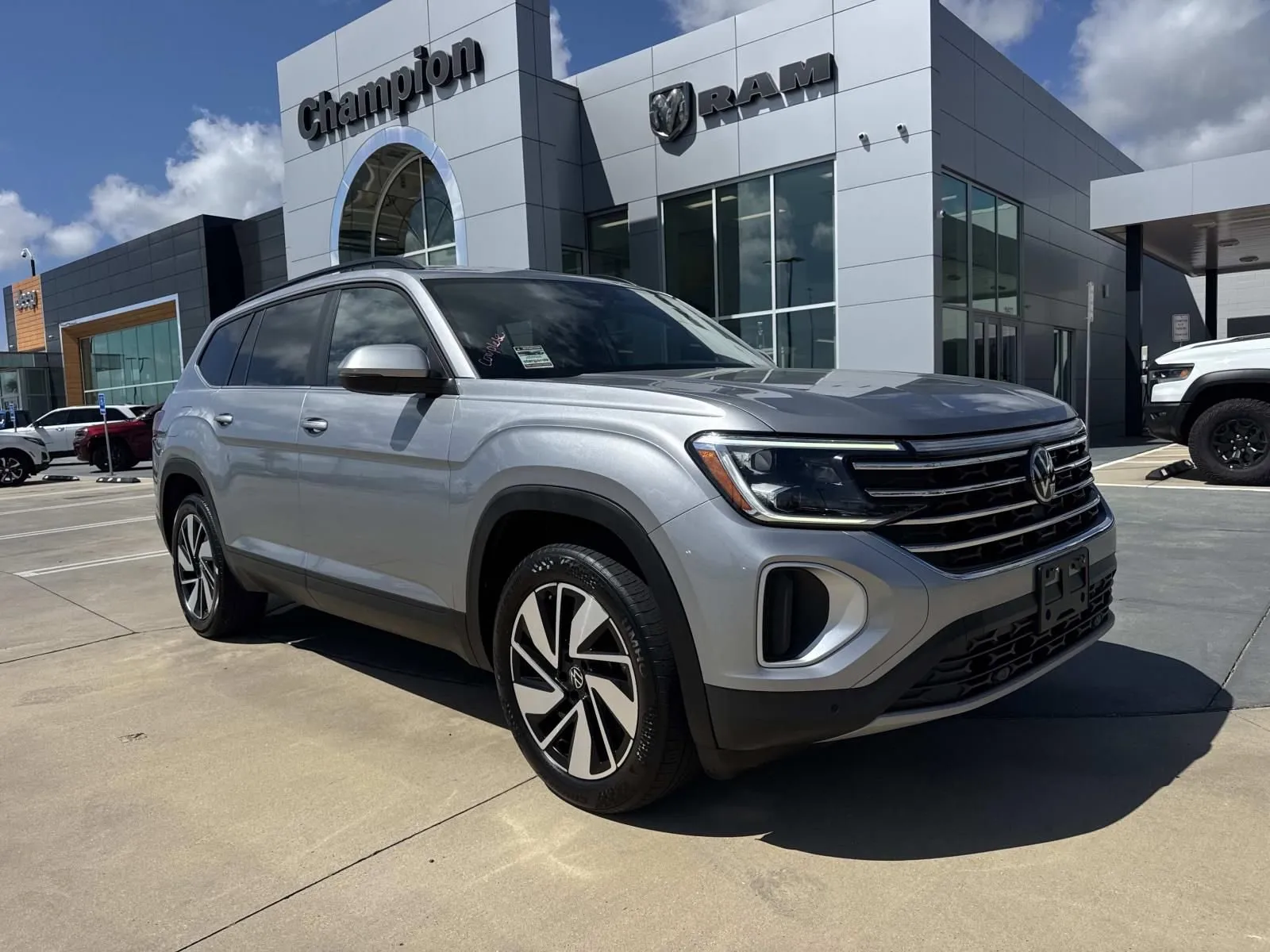 Silver 2024 Volkswagen Atlas 2.0T SE w/Technology for sale in Gulfport, MS