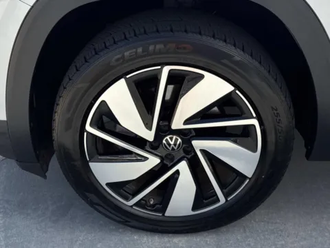 More photos of 2024 Volkswagen Atlas 2.0T SE w/Technology at Champion Chrysler Dodge Jeep Ram, MS