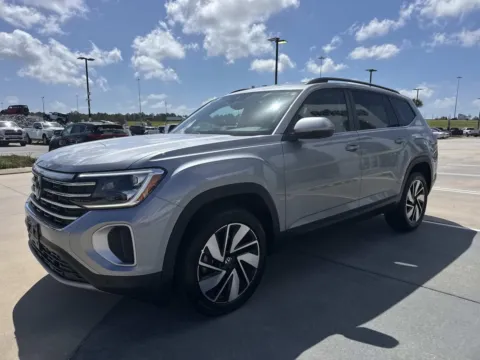 Another view of 2024 Volkswagen Atlas 2.0T SE w/Technology for sale in Gulfport, MS at Champion Chrysler Dodge Jeep Ram