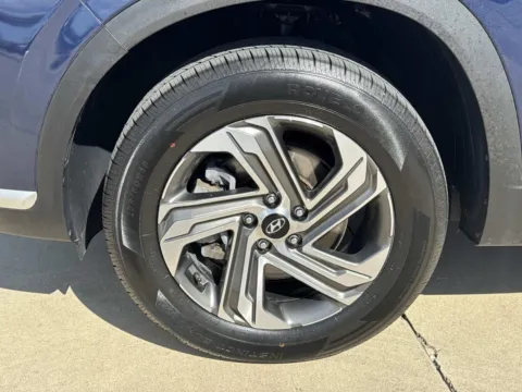 More photos of 2021 Hyundai Santa Fe SE at Champion Chrysler Dodge Jeep Ram, MS