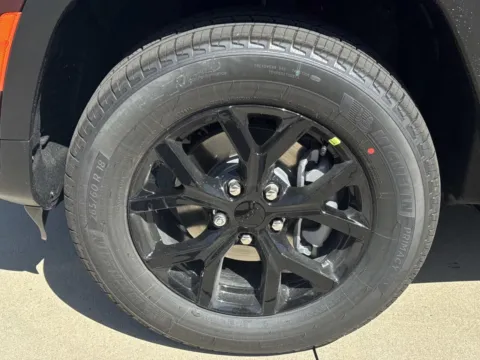 More photos of 2026 Jeep Grand Cherokee Laredo Altitude at Champion Chrysler Dodge Jeep Ram, MS