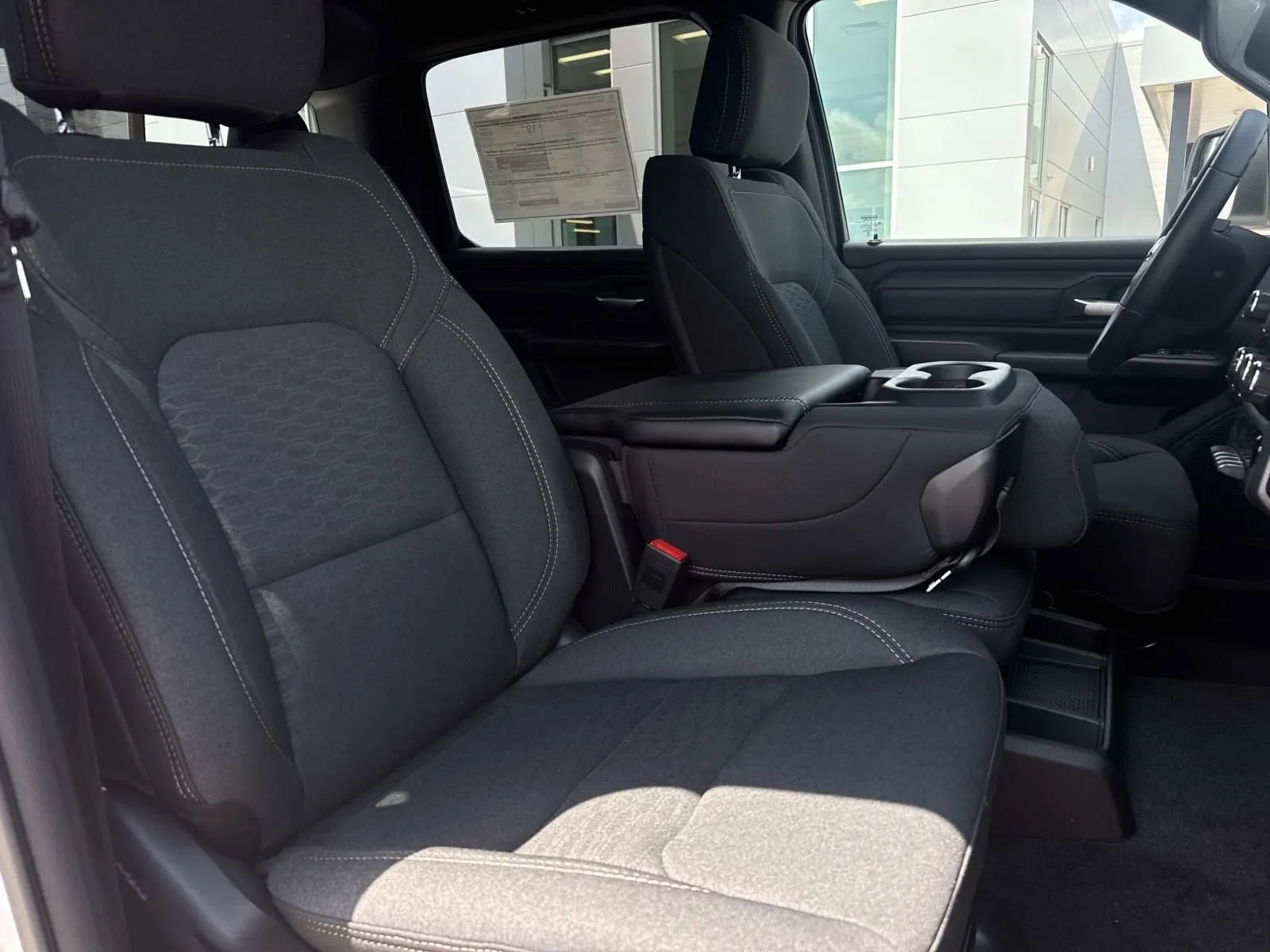 2026 RAM 1500 Express - Photo 11