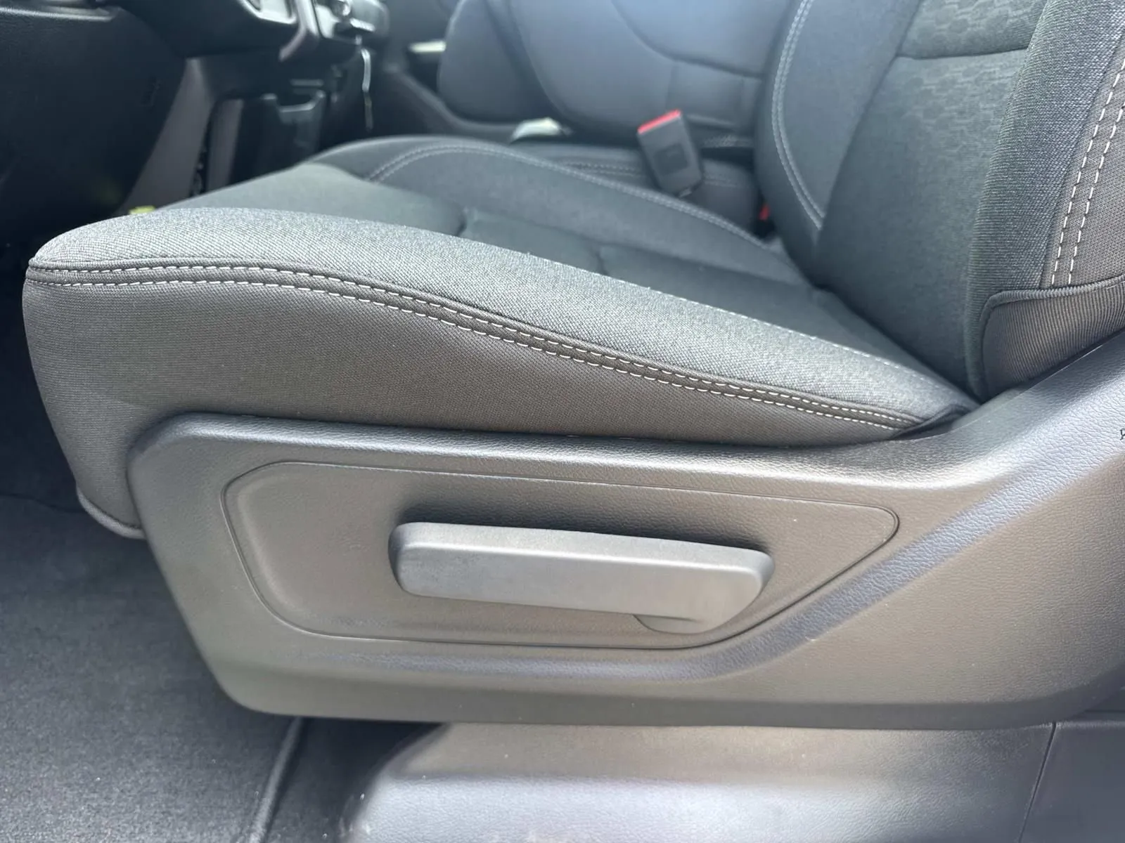 2026 RAM 1500 Express - Photo 16
