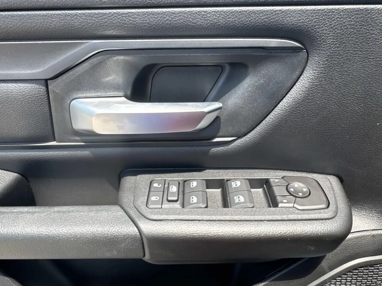 2026 RAM 1500 Express - Photo 19