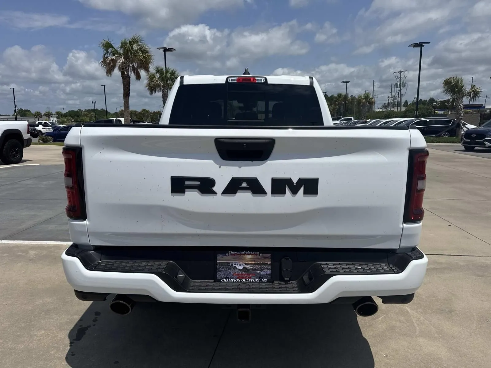 2026 RAM 1500 Express - Photo 6