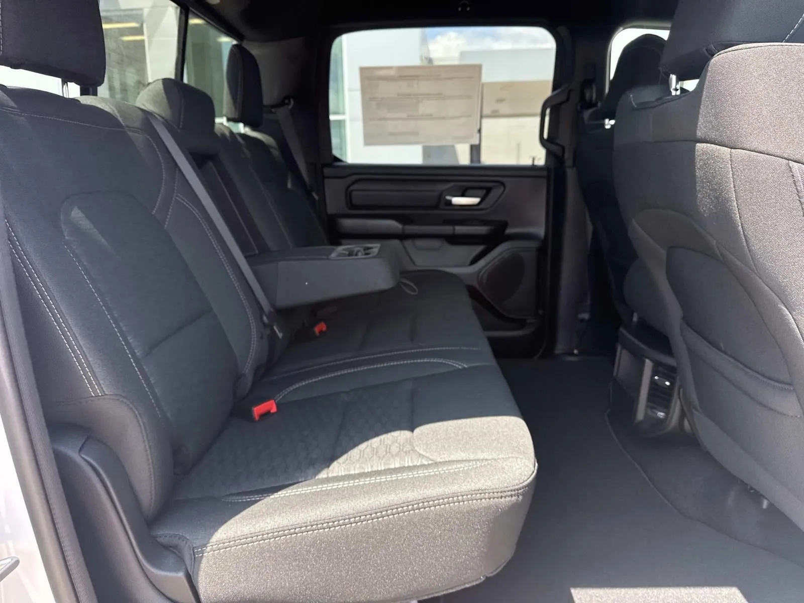 2026 RAM 1500 Express - Photo 9