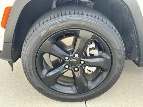 More photos of 2023 Jeep Grand Cherokee L Limited at Champion Chrysler Dodge Jeep Ram, MS